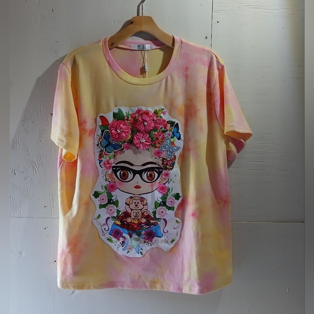 Colorful Graphic T-Shirt with Floral Design ( Bag U )